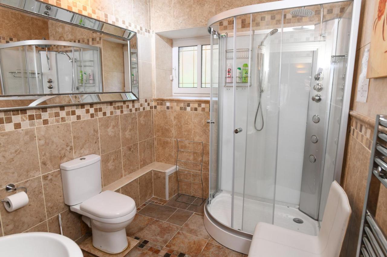 Luxury Suite In Quiet Countryside Location Σουόνσι Εξωτερικό φωτογραφία